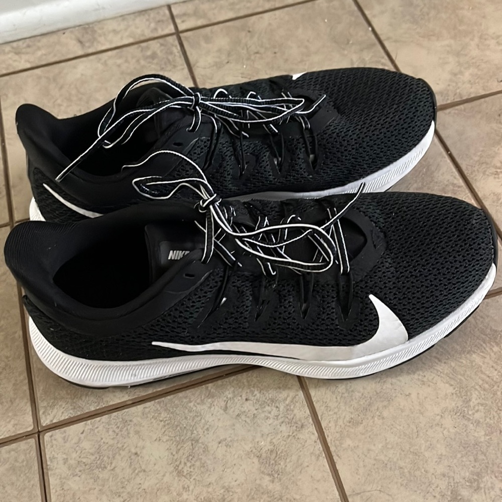 Nike size 8 womens